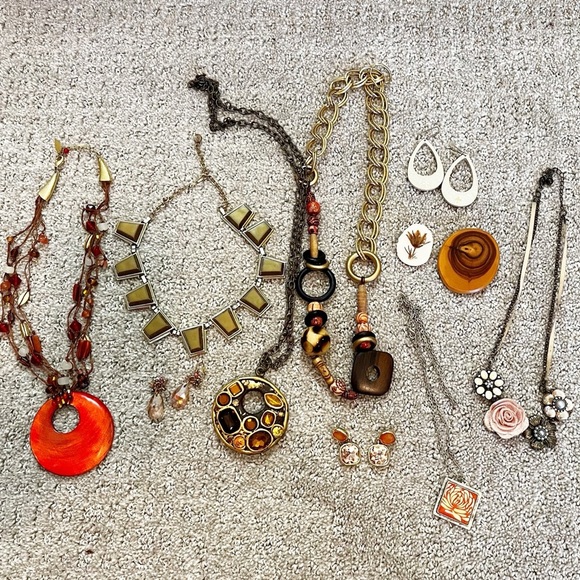 Earthy Jewelry Lot Orange Wooden Necklace Brooch Earrings Rustic Caramel Fall - Picture 1 of 15